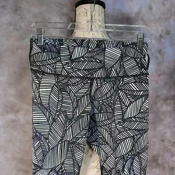 Lululemon Wunder Under Pant *Full-On Luon Banana Leaf White Black Women’s Size 6 - Picture 5 of 12